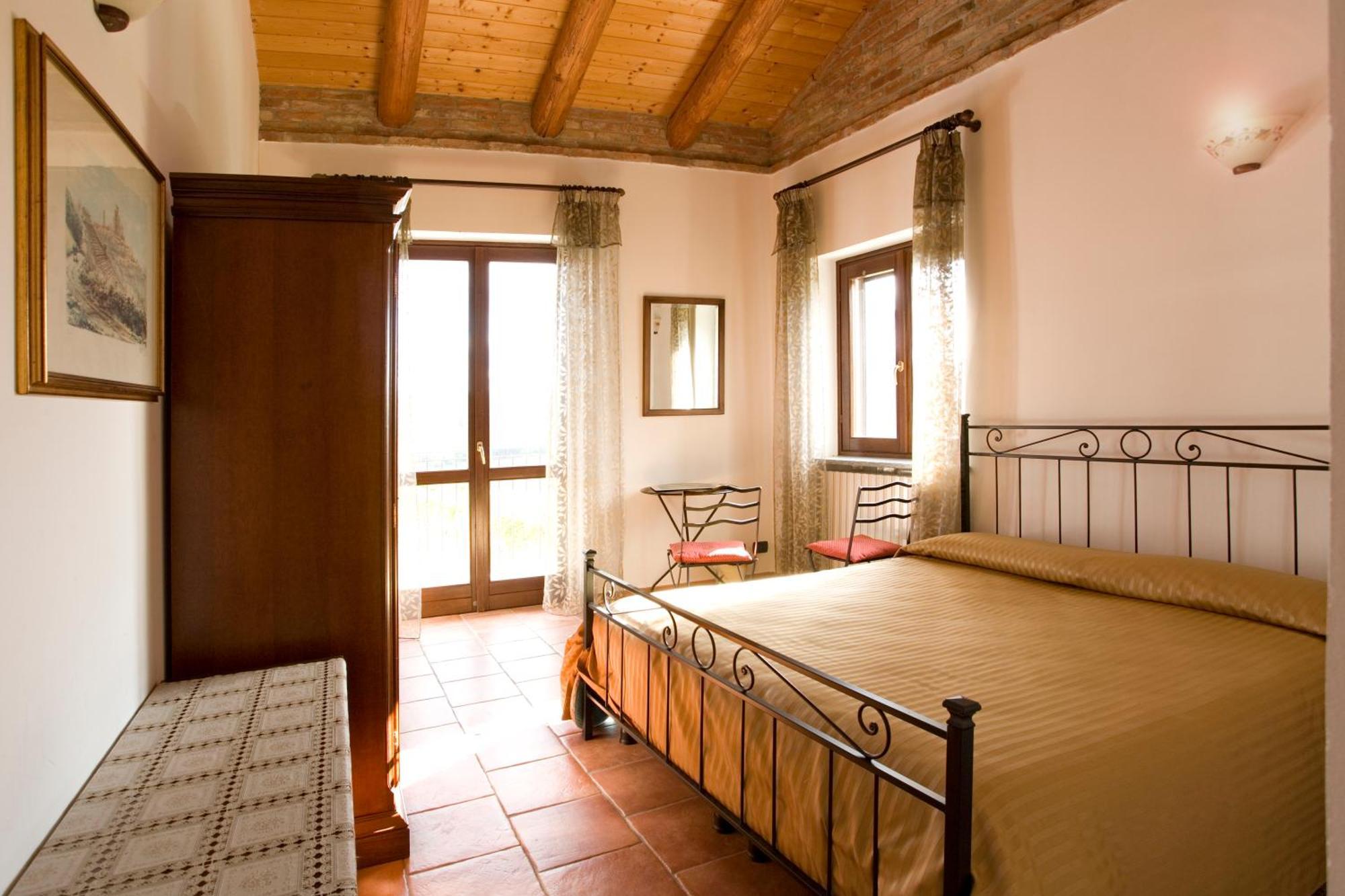 Agriturismo Antichi Poderi Gallina Neive Luaran gambar